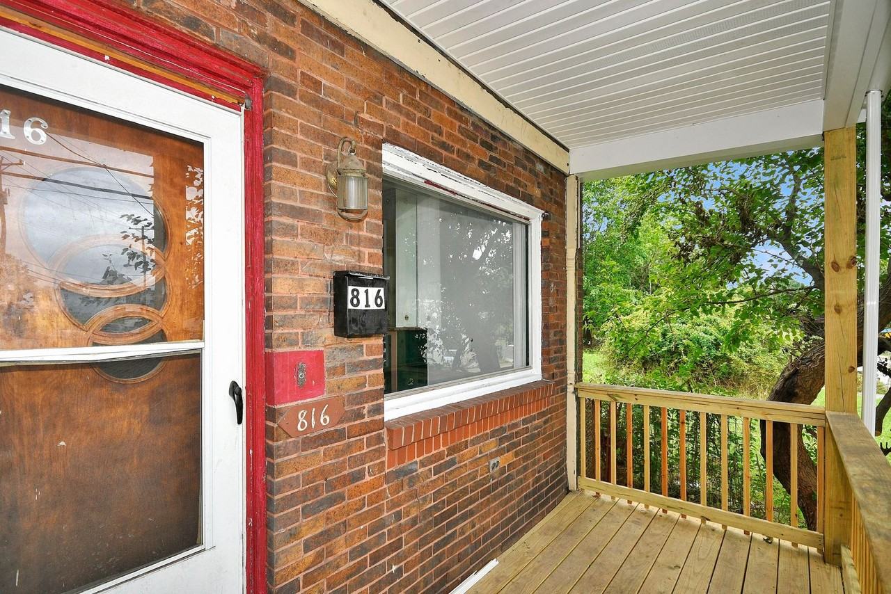 816 Lincoln Ave - Photo 2 of 25