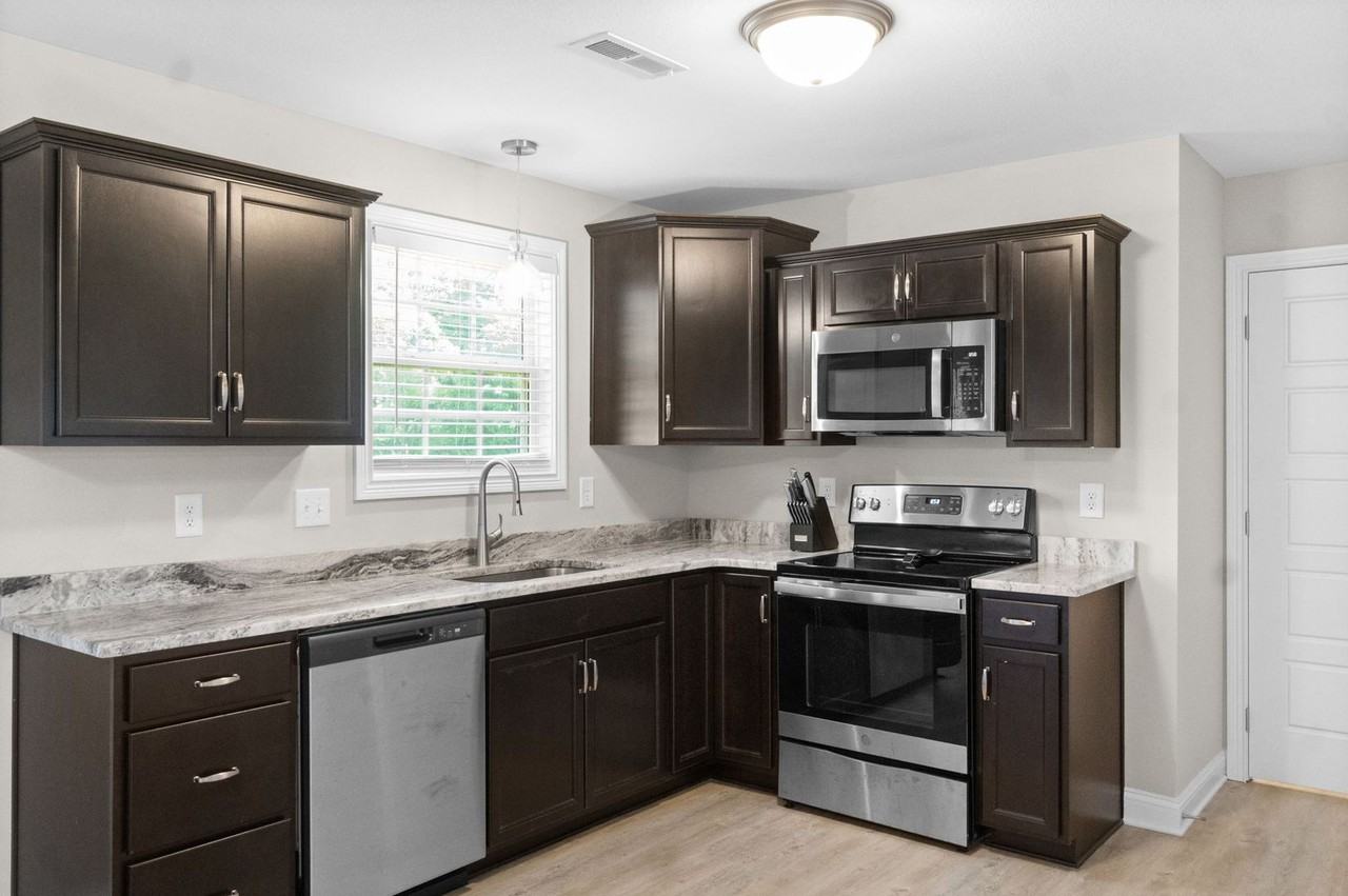 4010 Fort Sumter Dr - Photo 2 of 31