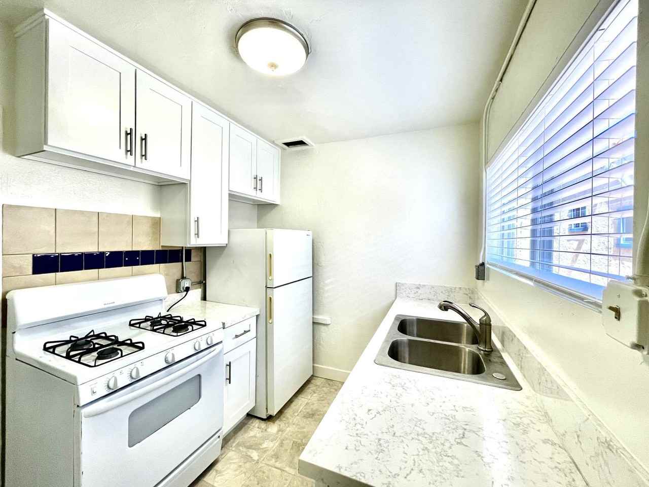 400 Civic Center Dr - Photo 2 of 10