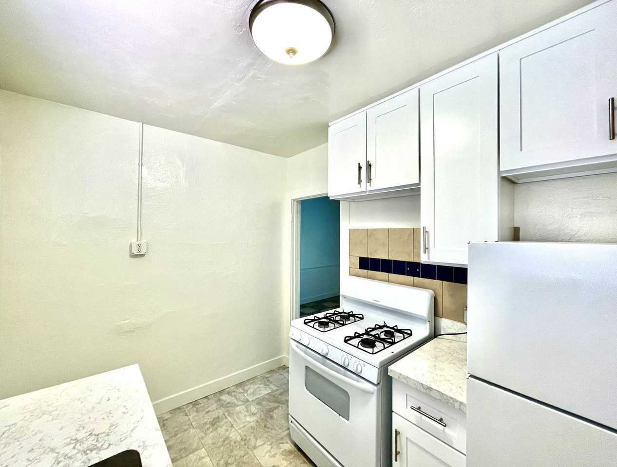 400 Civic Center Dr - Photo 3 of 10