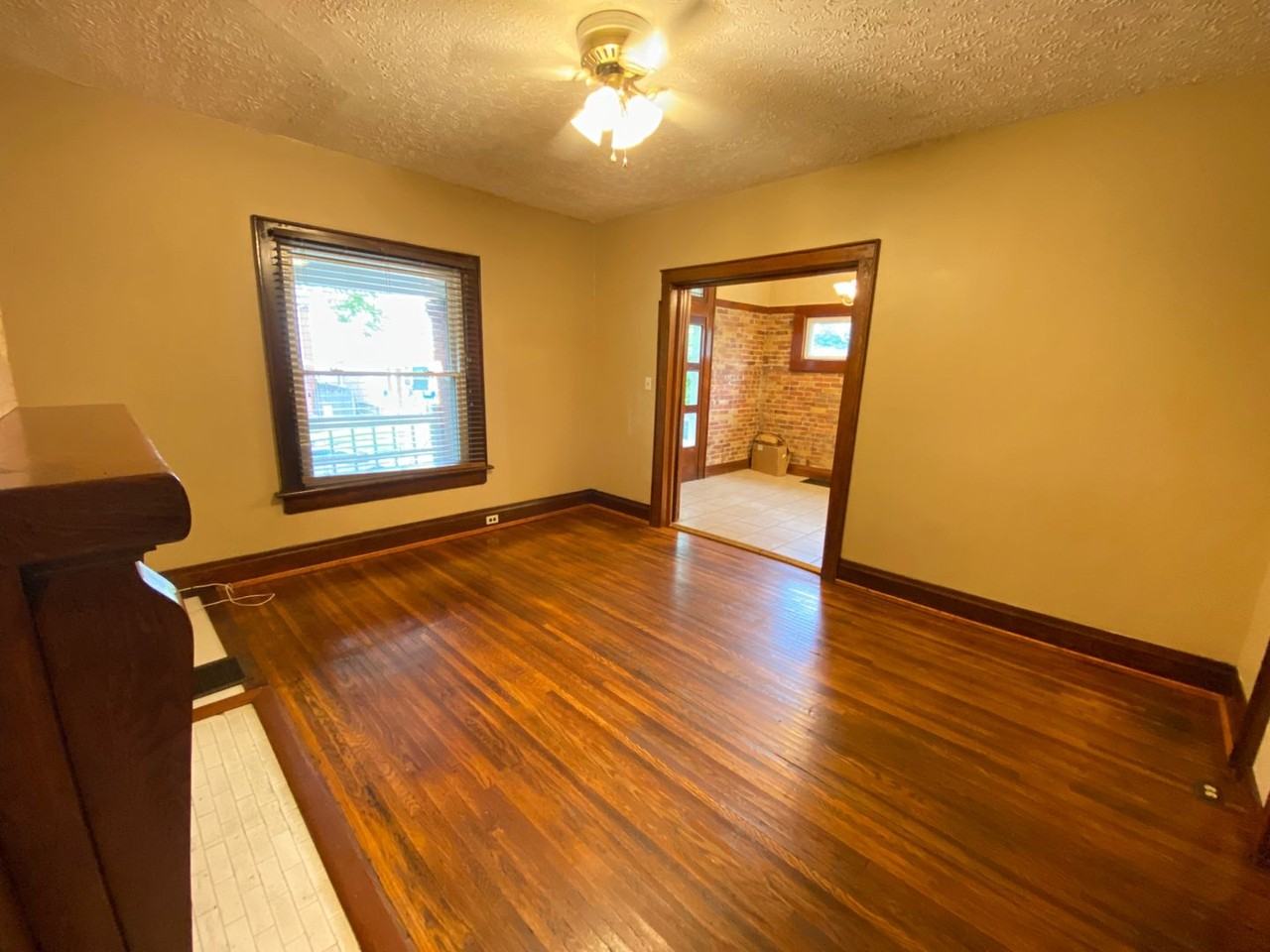 419 E 16th Ave - Photo 4 of 15