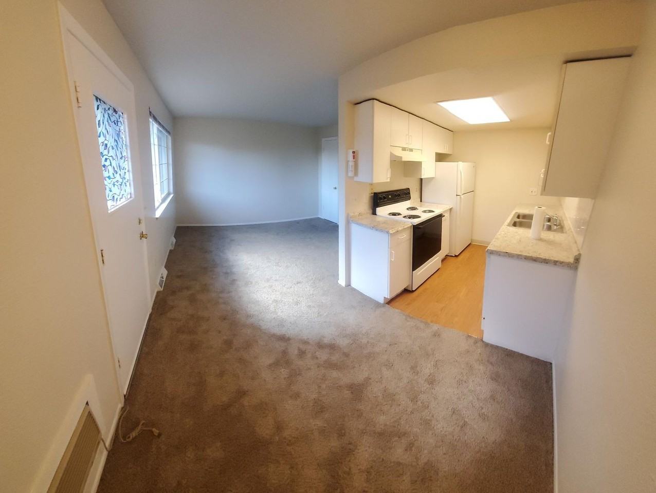 706 W Geneseo St - Photo 2 of 16