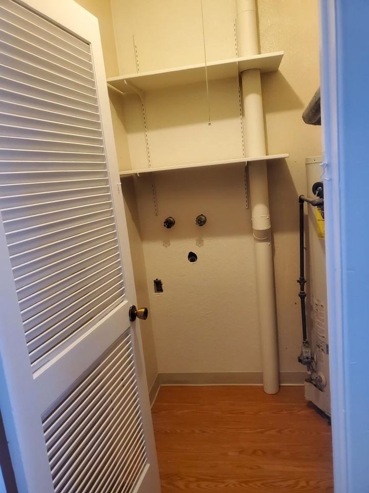 706 W Geneseo St - Photo 3 of 16