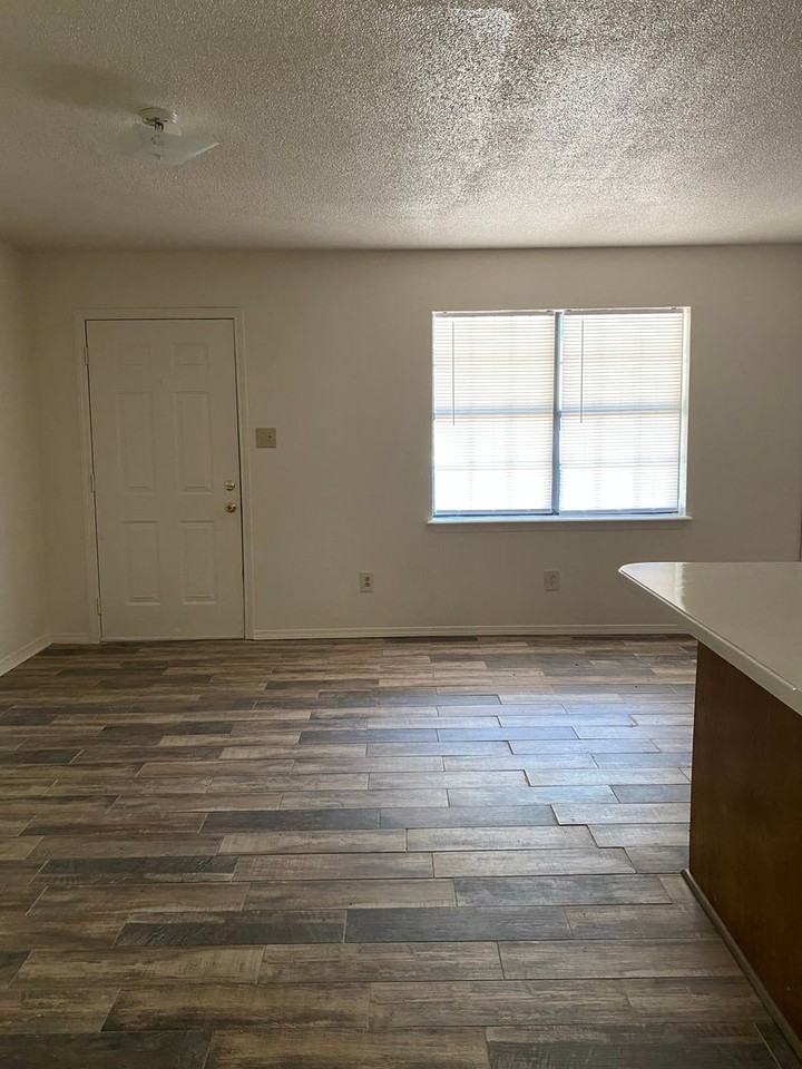 312 S. 12th St. - Photo 3 of 7