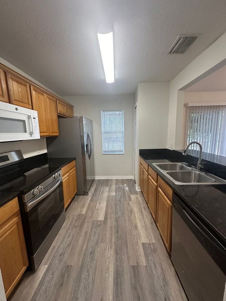 214 Draw Bridge Ln - Photo 5 of 15