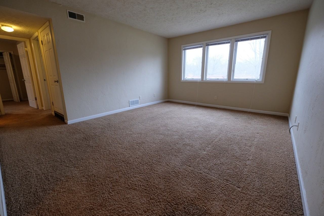 807 N Fell Ave - Photo 4 of 9