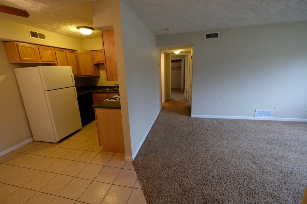 807 N Fell Ave - Photo 5 of 9