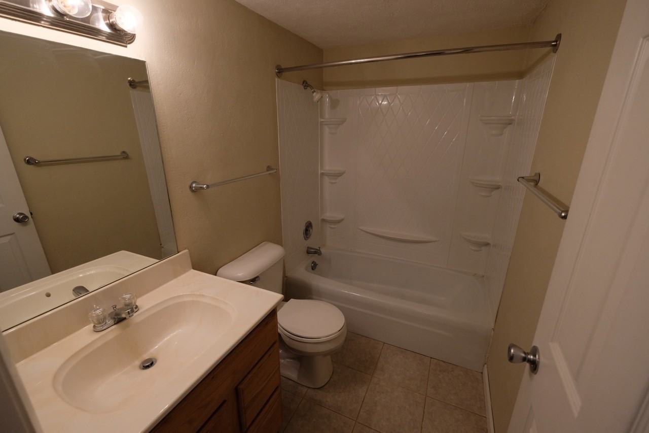 807 N Fell Ave - Photo 6 of 9