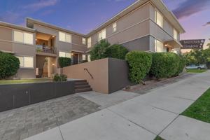 featured image of 700 Forest St