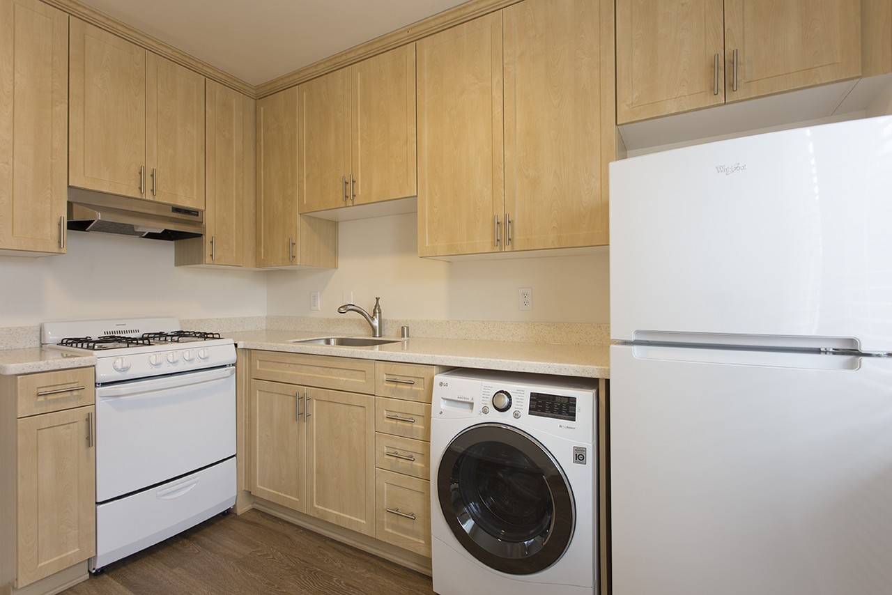 4917 Saratoga Ave - Photo 3 of 7