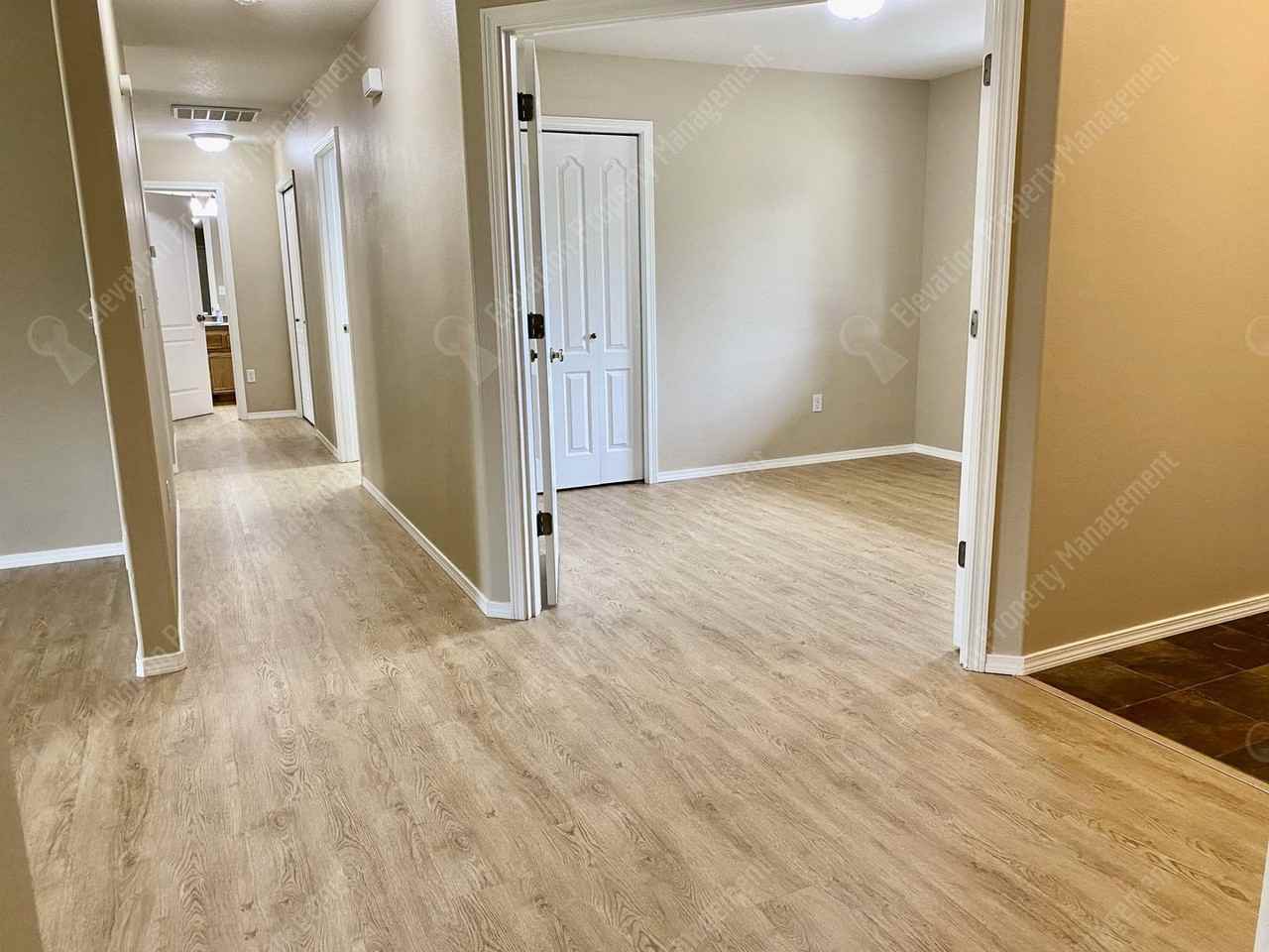 625 Ne Redwood Ave - Photo 2 of 20