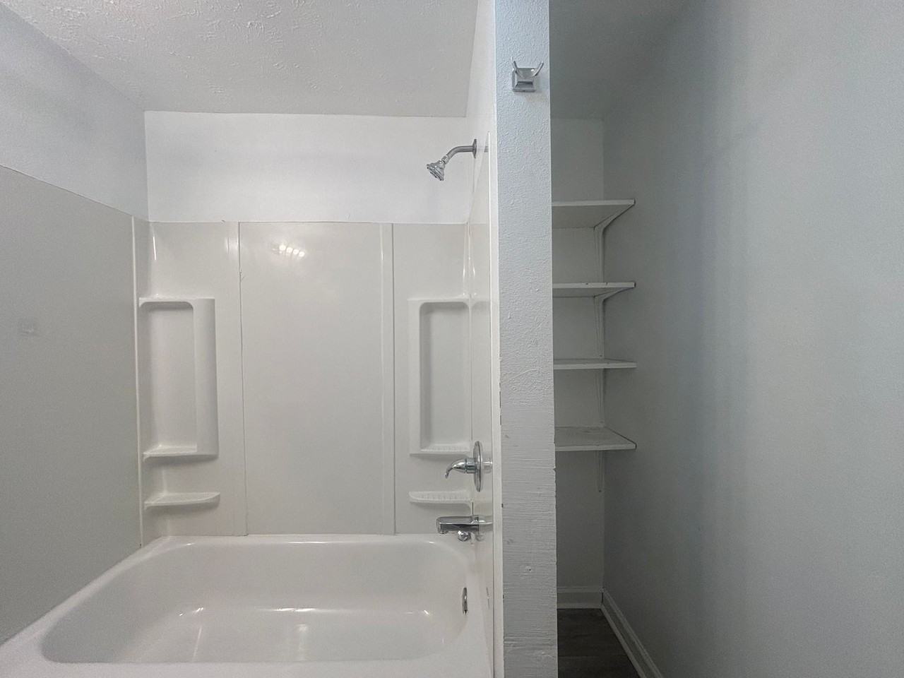 951 W Brower St - Photo 6 of 10