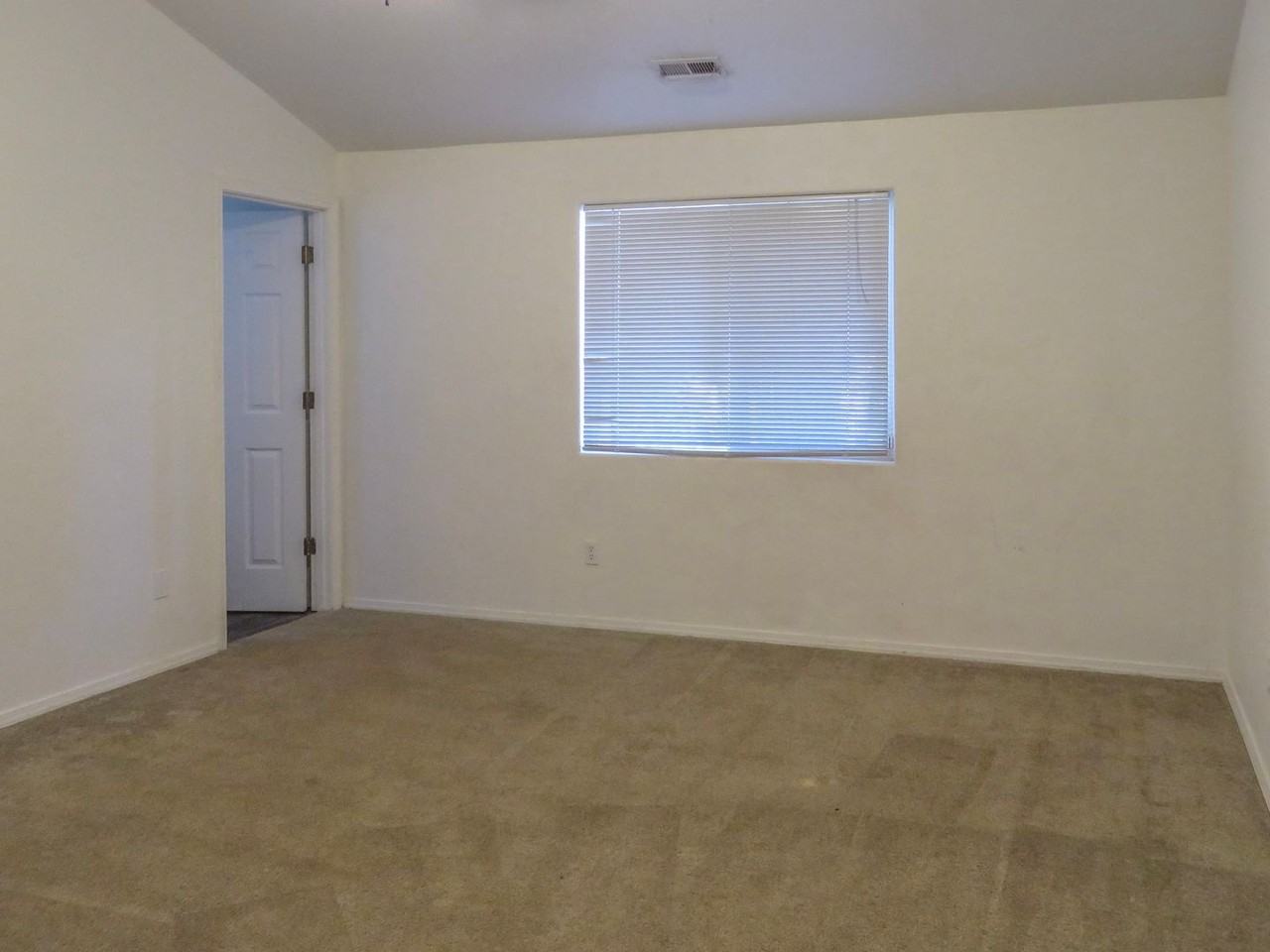 368 Nw Sadie Ct - Photo 7 of 14