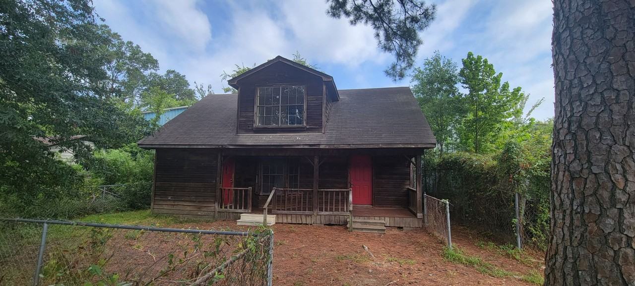 2904B Regent St - Photo 2 of 16