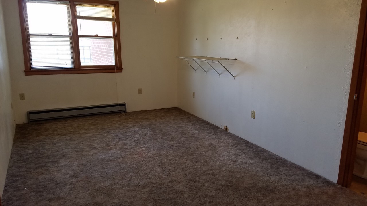 1219 N Merriwether St - Photo 7 of 13