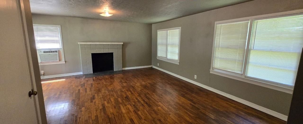 367 Frances Blvd - Photo 2 of 8
