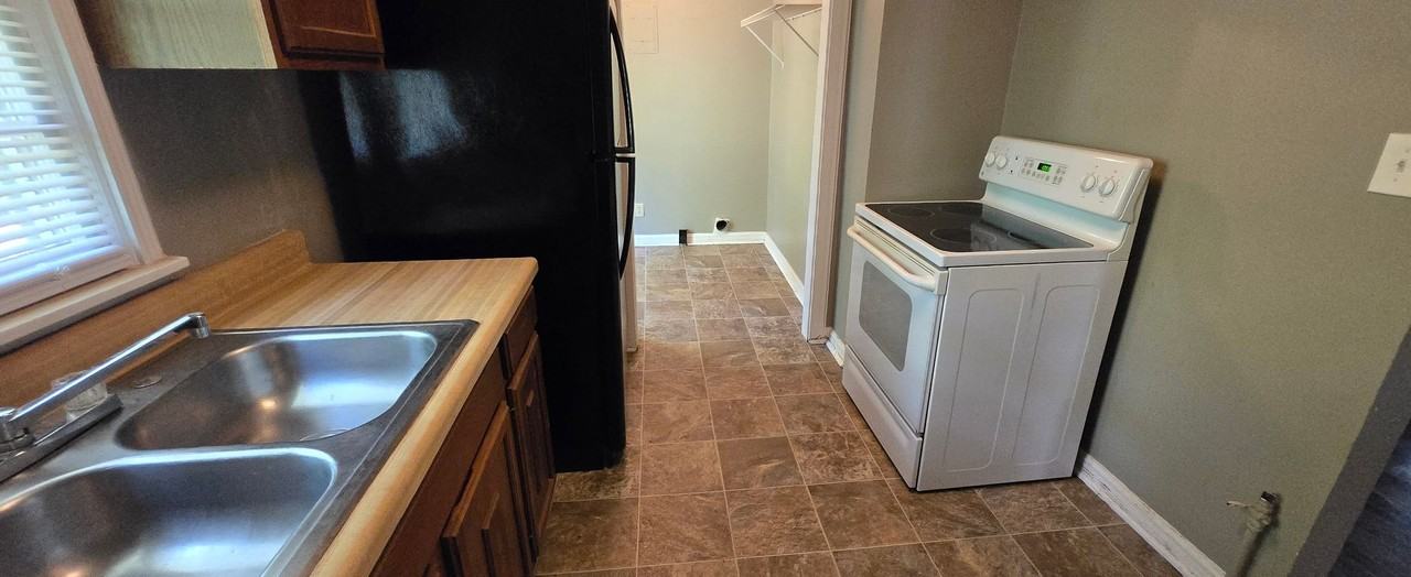 367 Frances Blvd - Photo 3 of 8