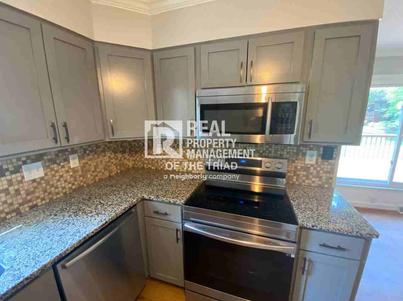 4514 Highberry Rd - Photo 3 of 33