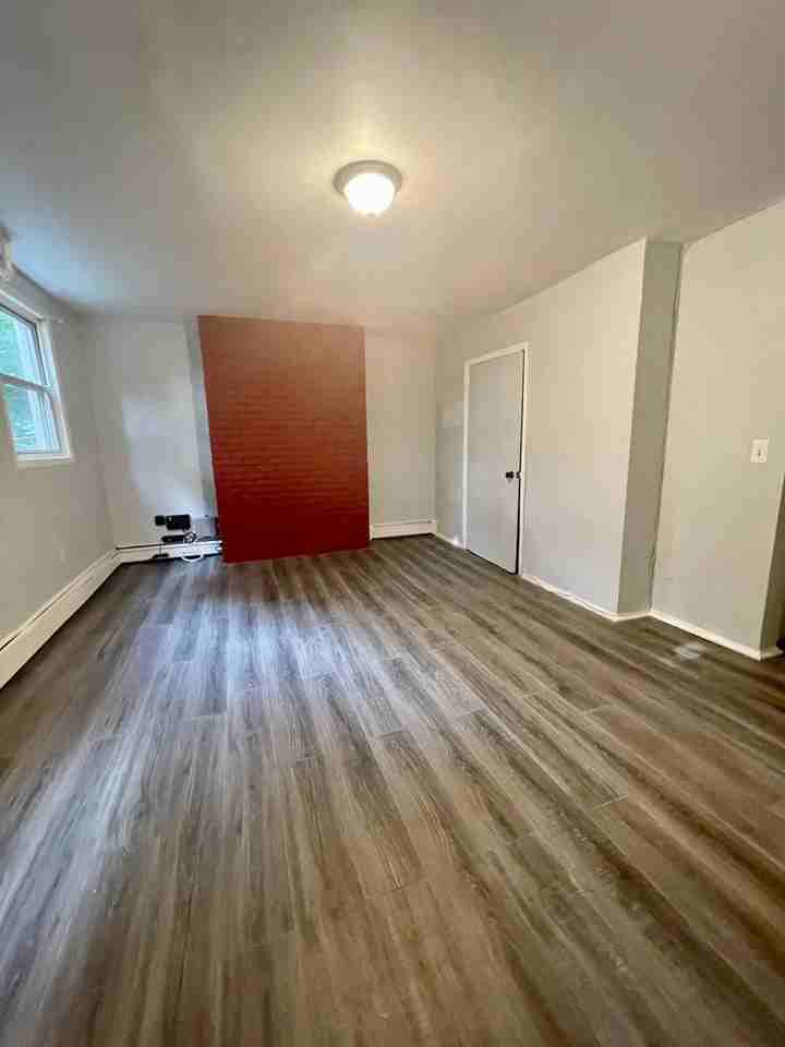 7 Lincoln Terrace - Photo 3 of 11