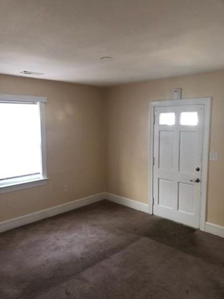 2310 Richmond Ave - Photo 3 of 11