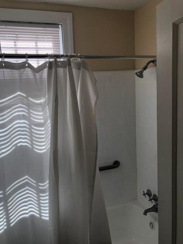 2310 Richmond Ave - Photo 5 of 11