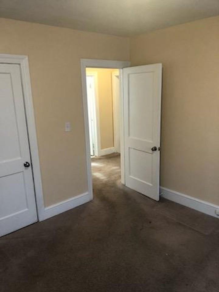 2310 Richmond Ave - Photo 7 of 11