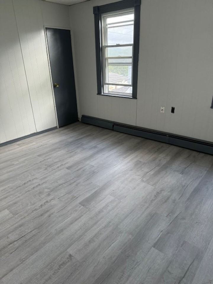 159 N Main St - Photo 7 of 12