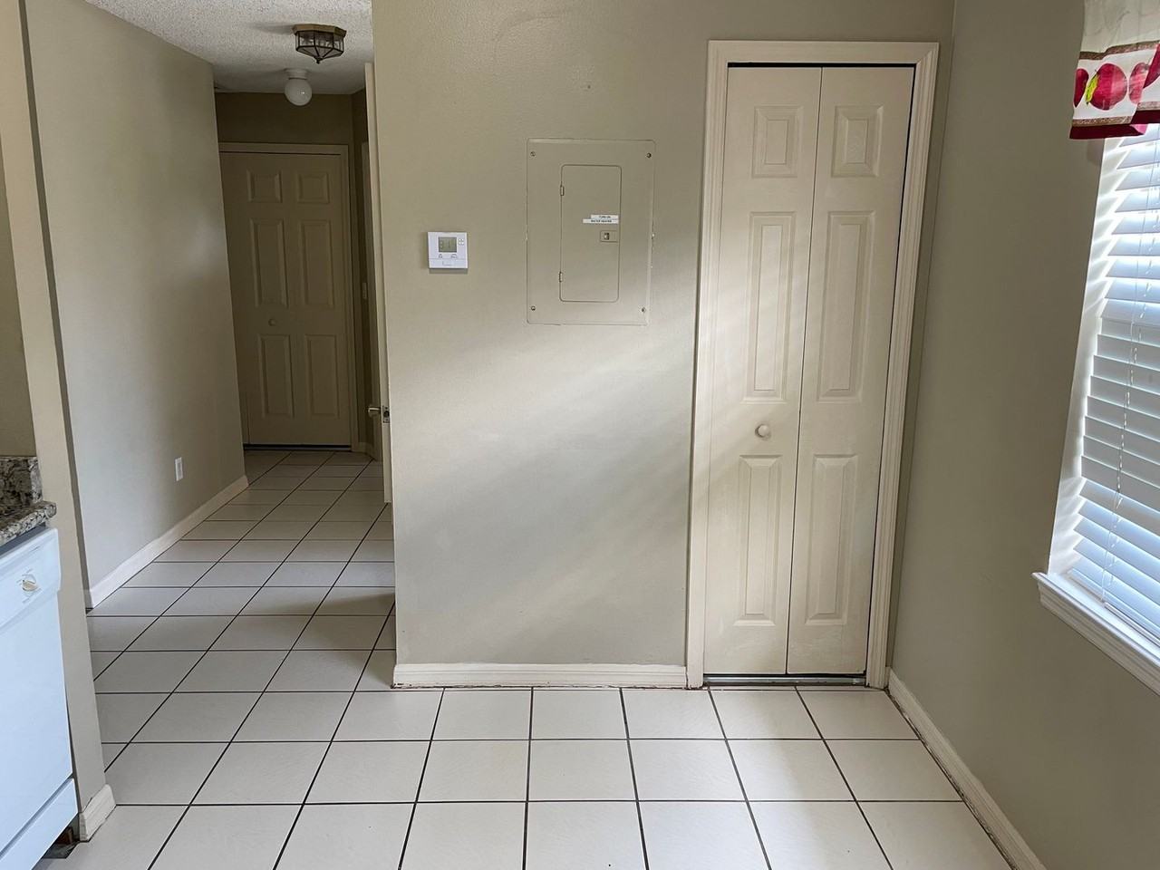 3012 Patel Dr - Photo 3 of 7