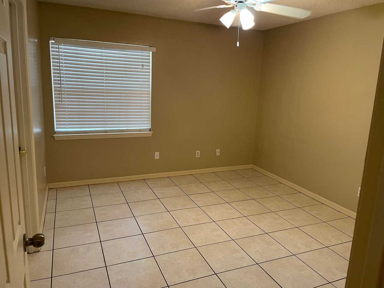 3012 Patel Dr - Photo 6 of 7