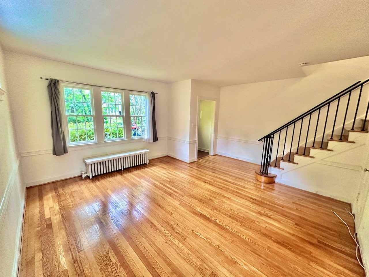 4422 Greenwich Pkwy Nw - Photo 2 of 50