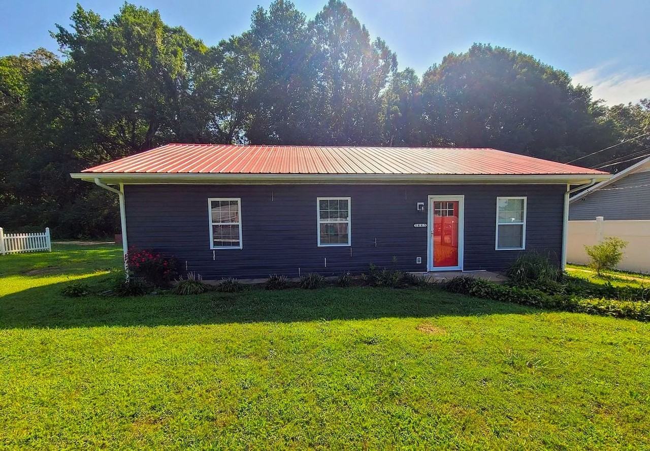 1645 Brown St - Photo 2 of 12