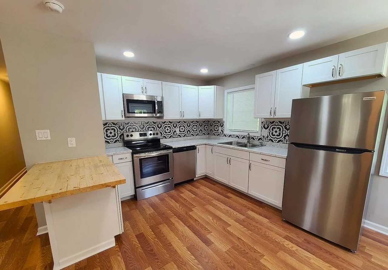 1645 Brown St - Photo 6 of 12