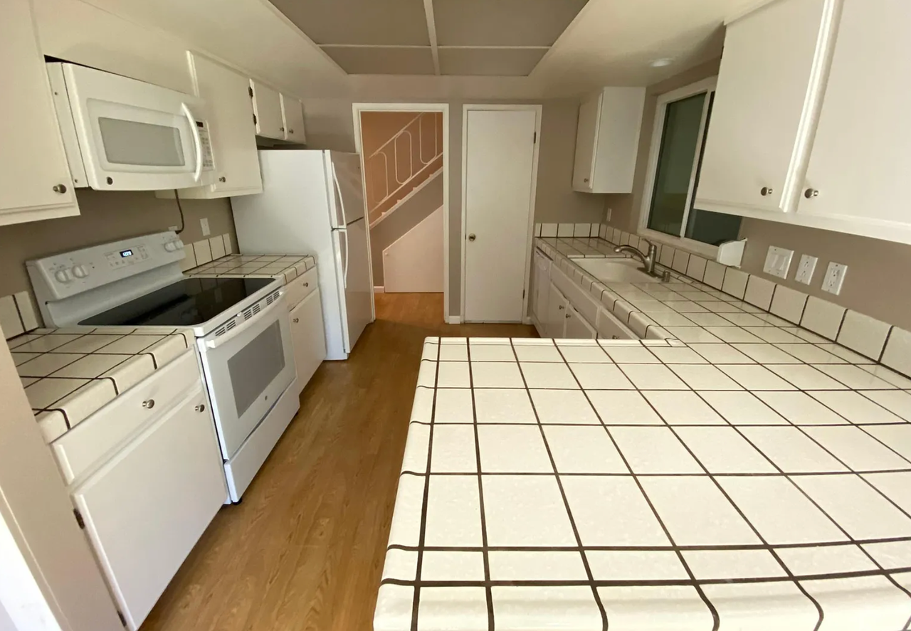 7118 Point Dunes Ct - Photo 2 of 4
