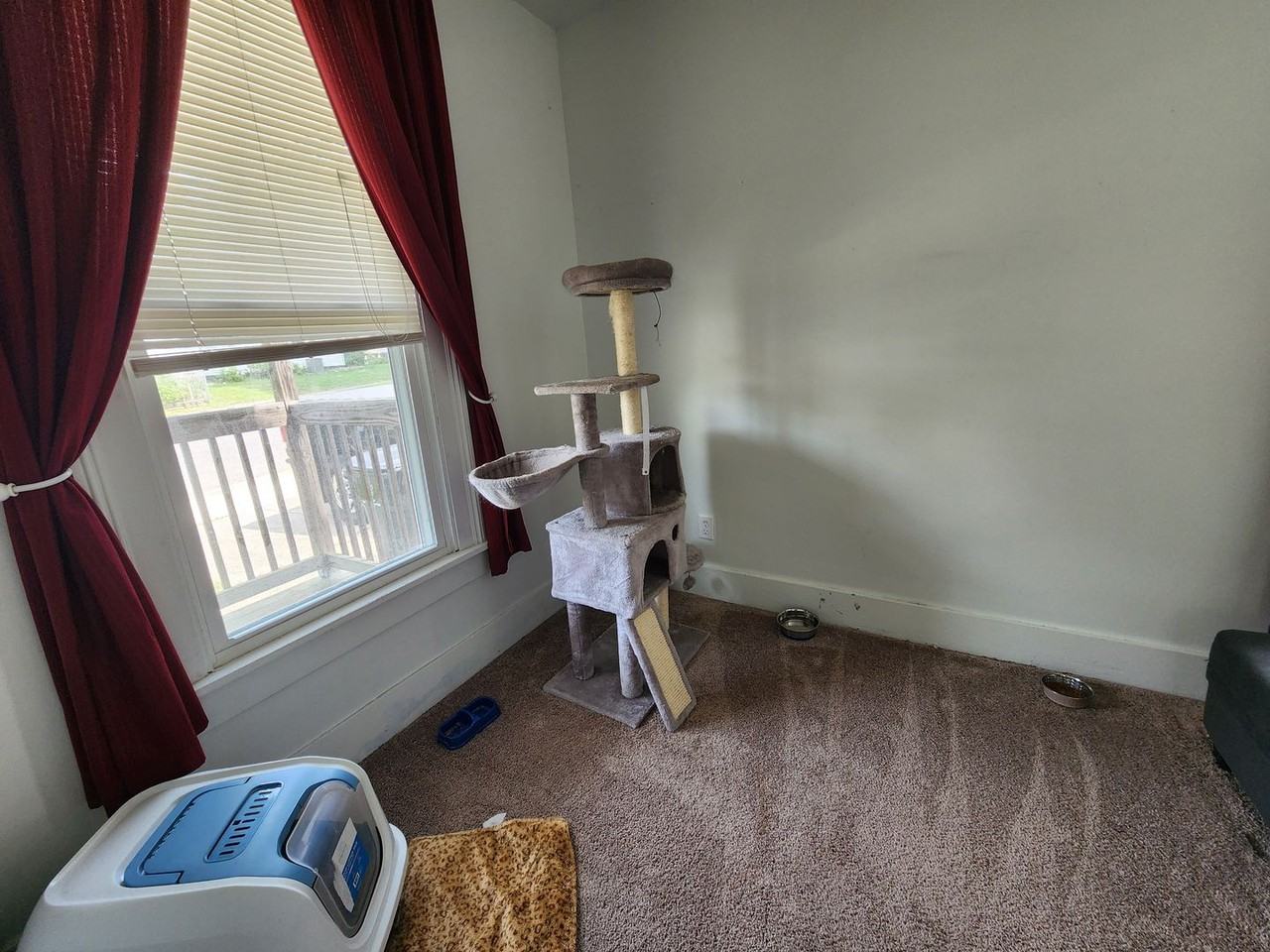 411 E Jackson St - Photo 3 of 8