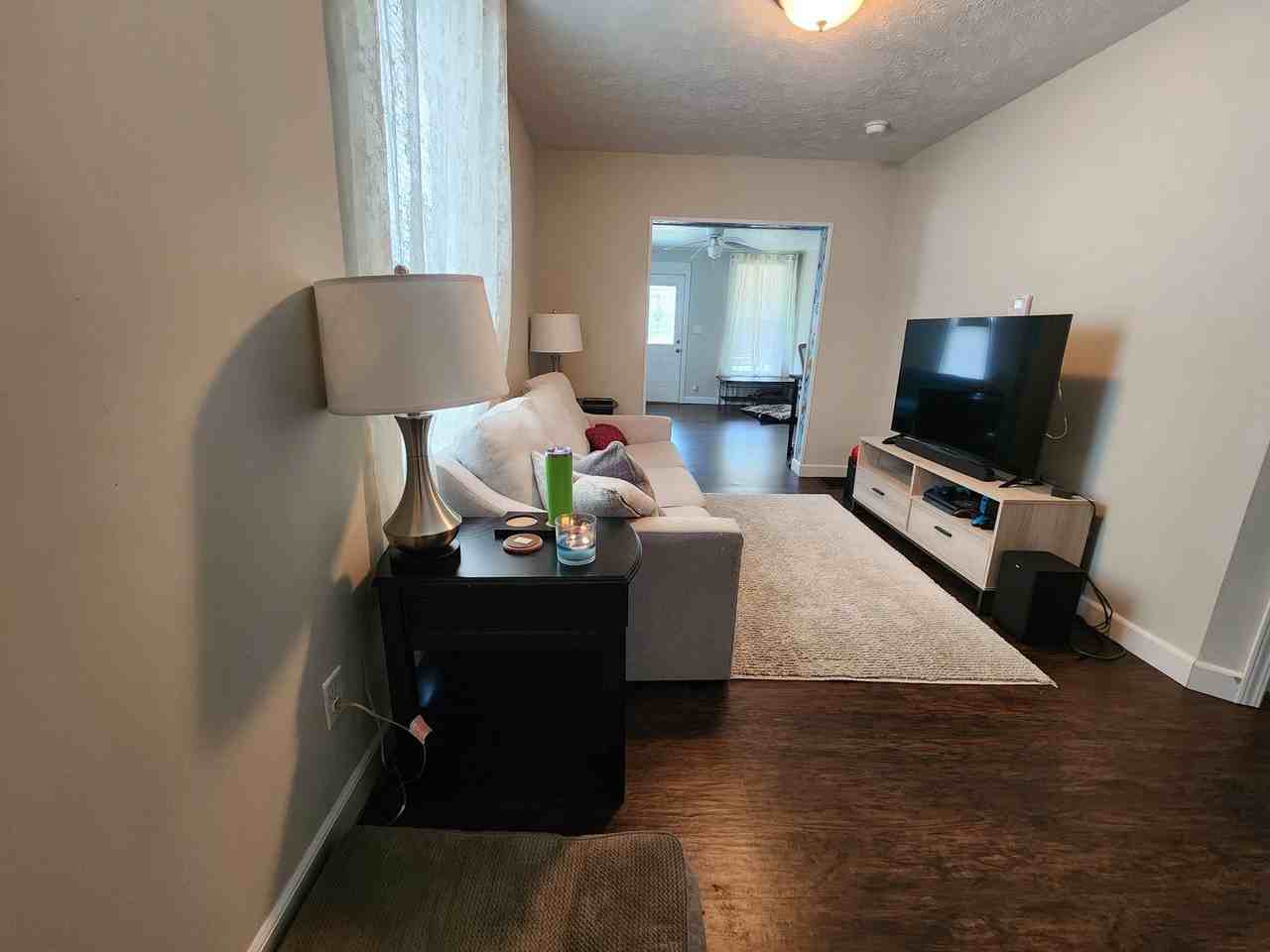 411 E Jackson St - Photo 5 of 17