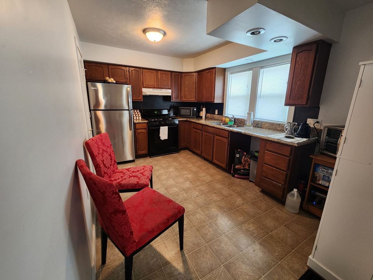 411 E Jackson St - Photo 7 of 17