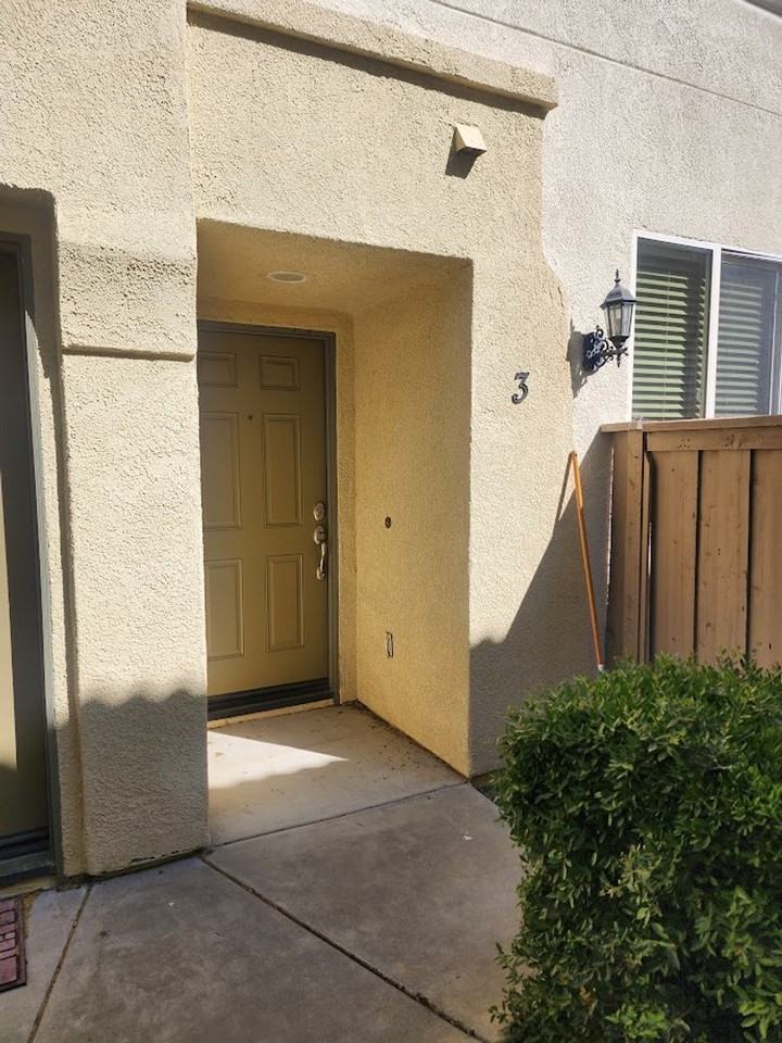 25176 Crest Haven St - Photo 2 of 15