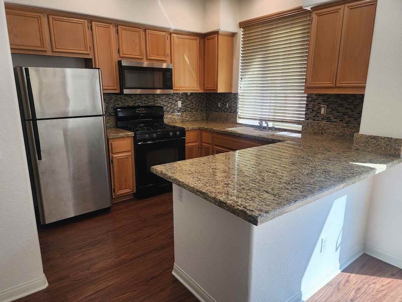 25176 Crest Haven St - Photo 5 of 15