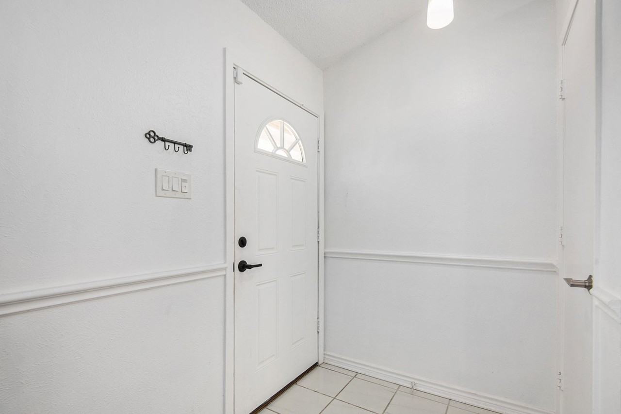 7320 Strawberry Way - Photo 3 of 24