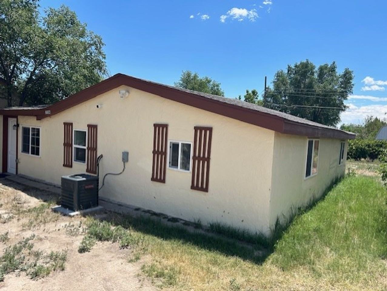 2204 W 12th St - Photo 3 of 16