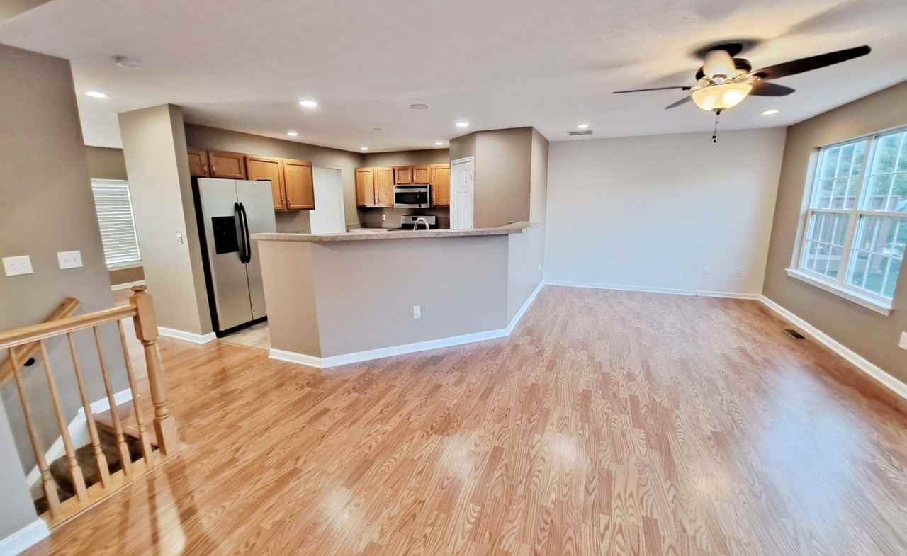 16861 Roosevelt Ln - Photo 3 of 50