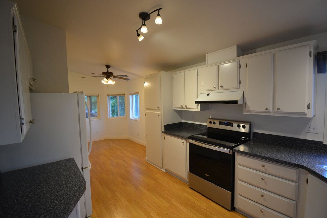 12701 Ne 190th St - Photo 2 of 13