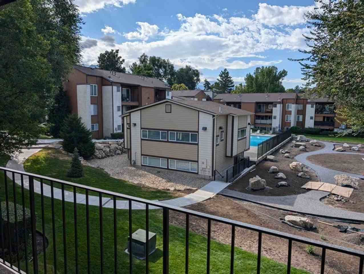 2408 S Elizabeth St #5 - Photo 3 of 15