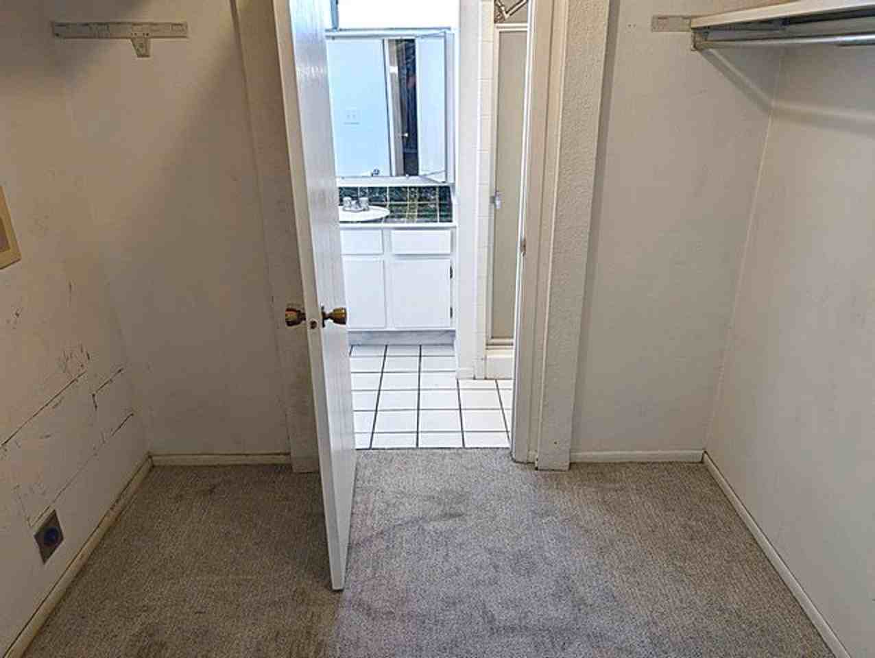 2408 S Elizabeth St #5 - Photo 6 of 15