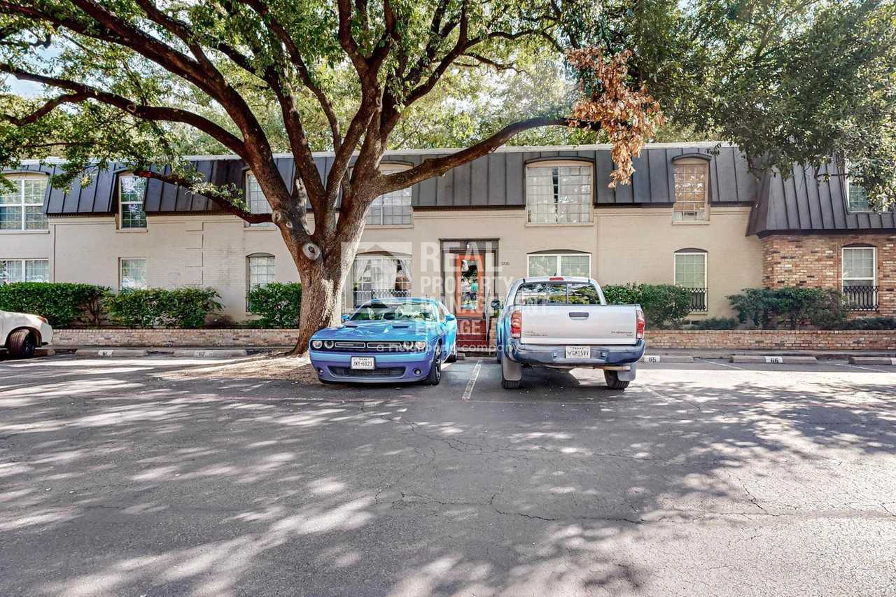5220 Fleetwood Oaks Ave #210 - Photo 4 of 33