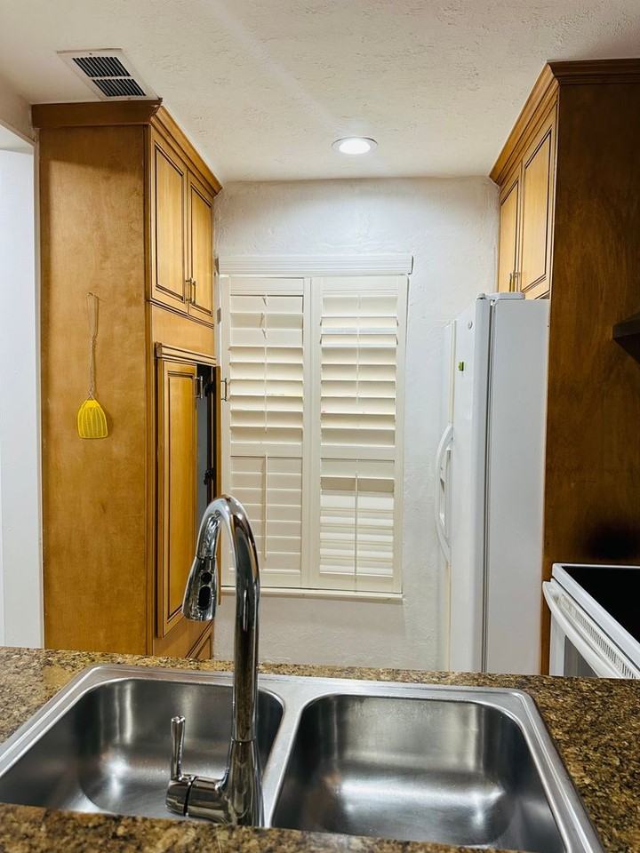 4514 Sw 8th Pl - Photo 2 of 12