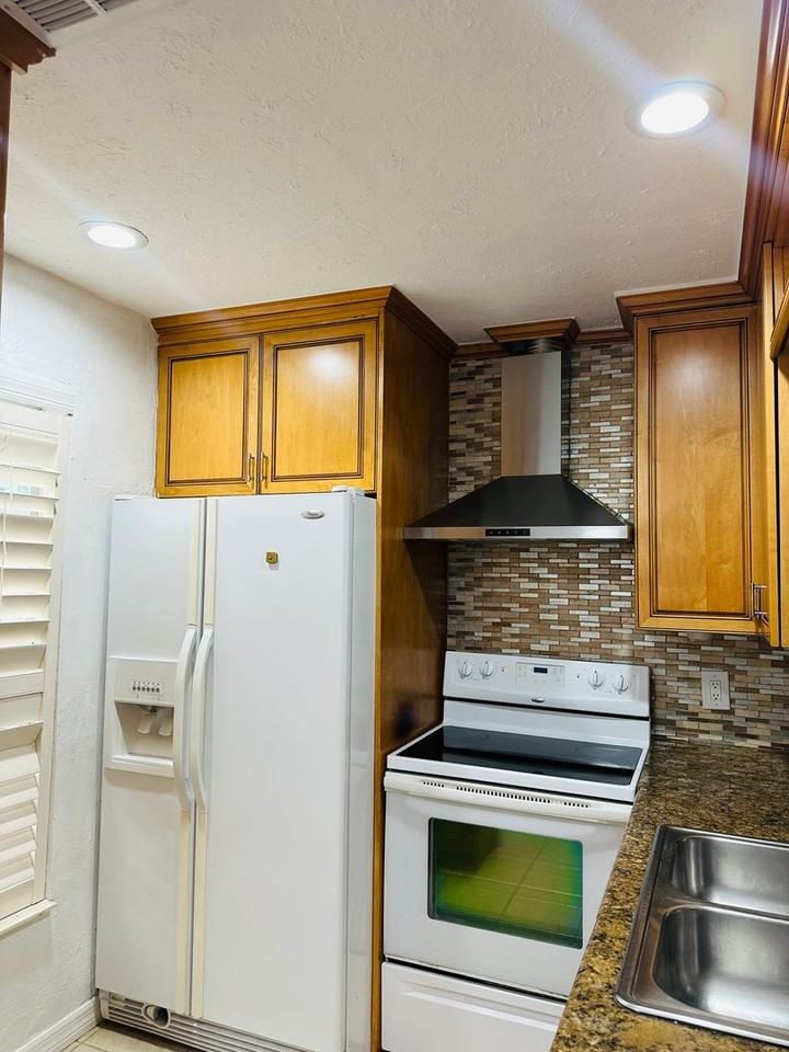 4514 Sw 8th Pl - Photo 4 of 12