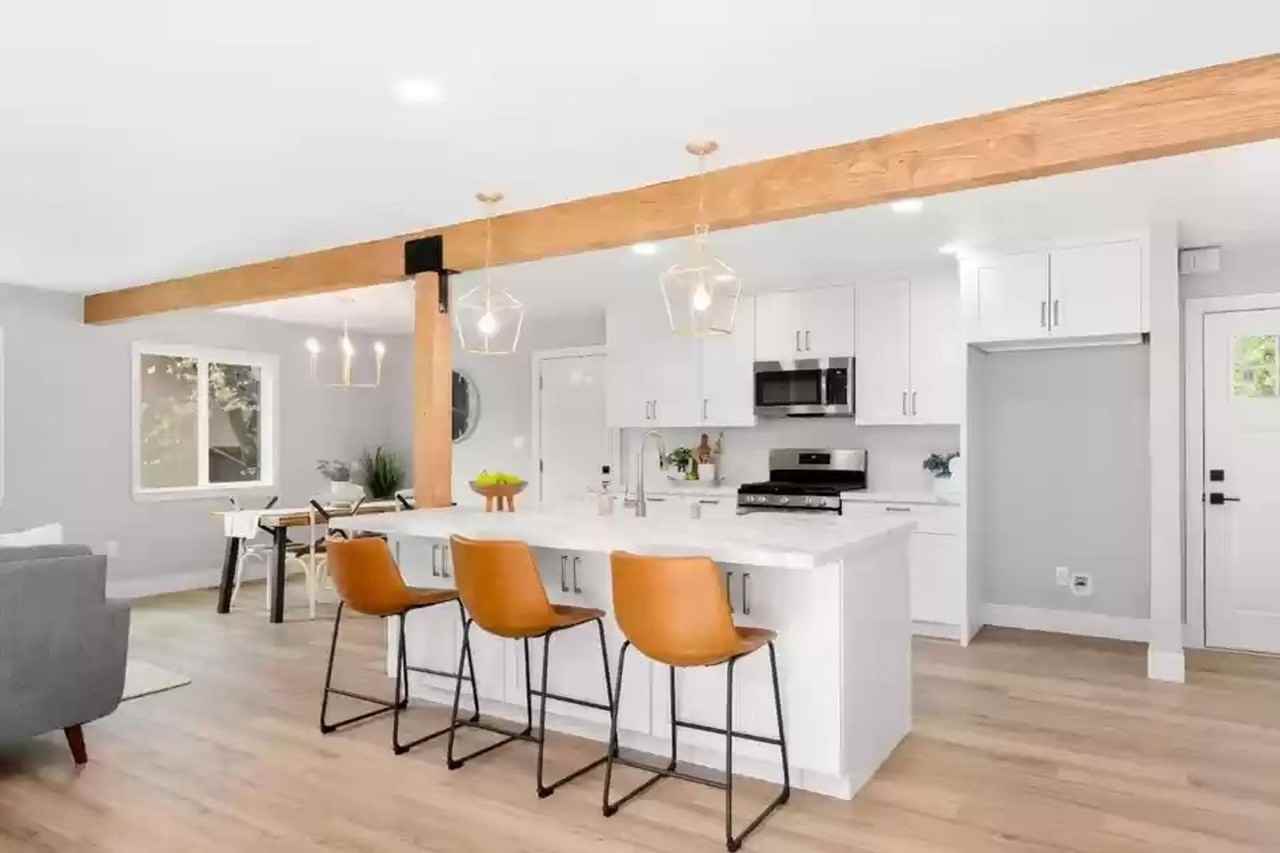 14869 Torrey Pines Dr - Photo 2 of 18