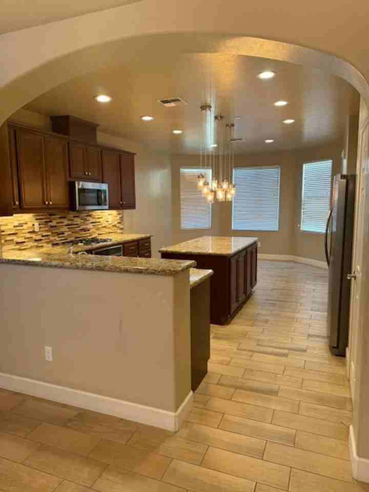 1168 W Branch Ct - Photo 2 of 14