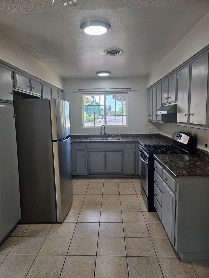 2251 Fir Street - Photo 3 of 7